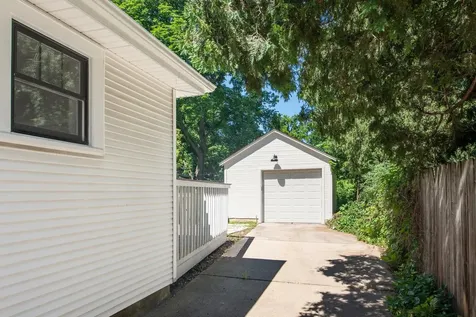 622 Illinois Street Geneva IL 60134