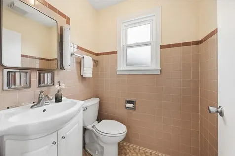 1307 Hull Avenue Westchester IL 60154