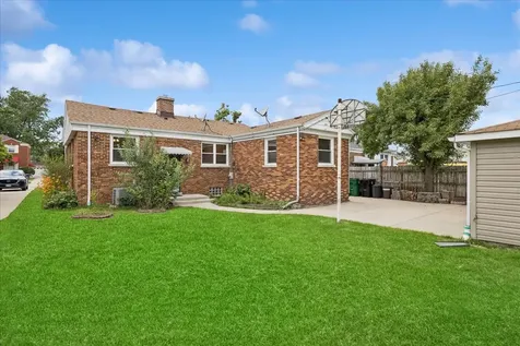 1307 Hull Avenue Westchester IL 60154