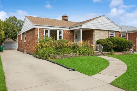 1307 Hull Avenue Westchester IL 60154