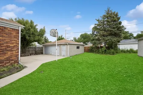 1307 Hull Avenue Westchester IL 60154