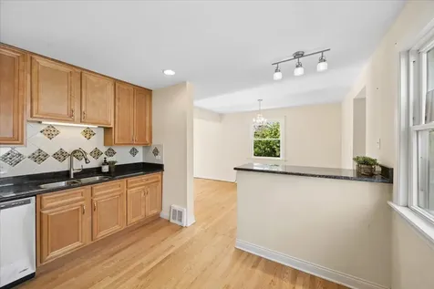 1307 Hull Avenue Westchester IL 60154