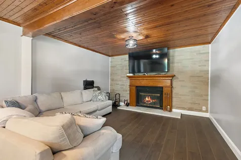 220 North Elm Street Leland IL 60531