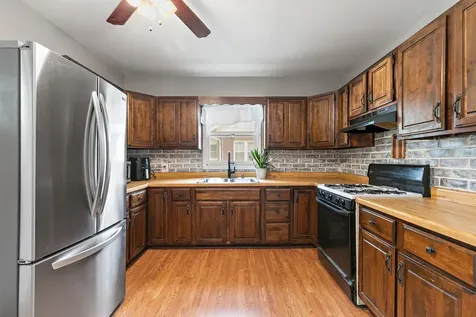220 North Elm Street Leland IL 60531