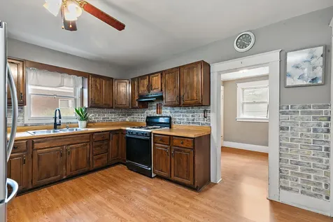 220 North Elm Street Leland IL 60531