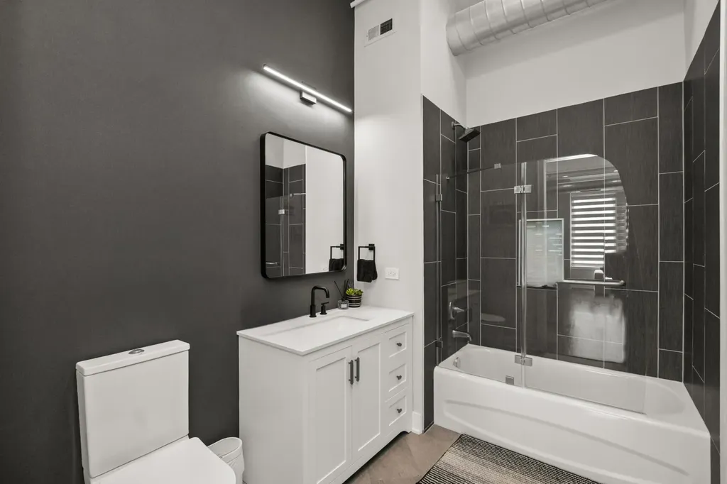 6 South Laflin Street Chicago IL 60607