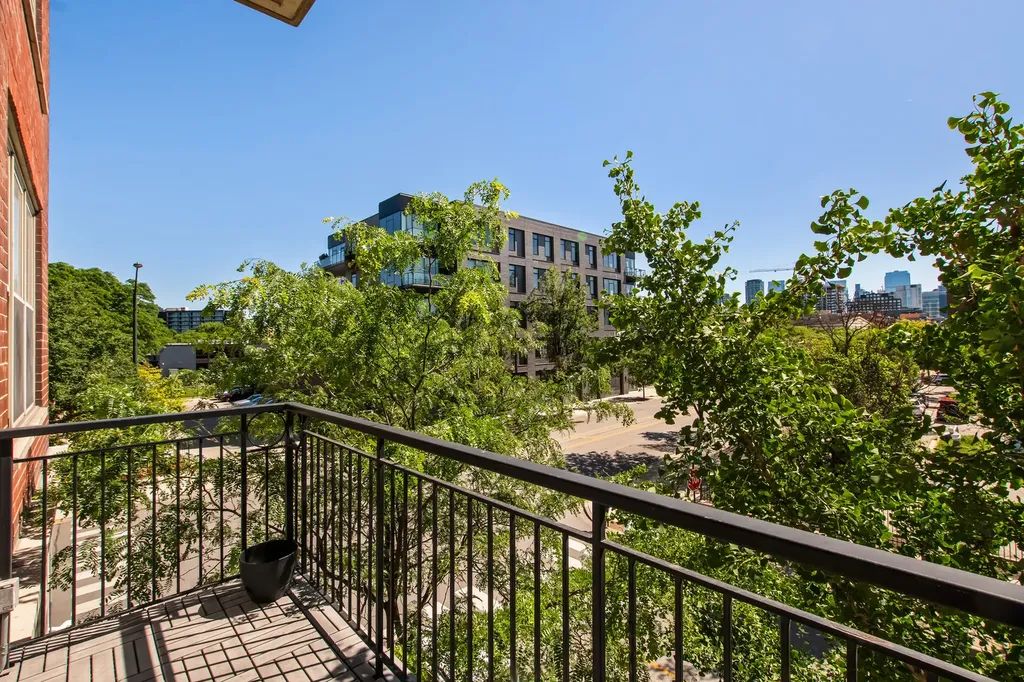 6 South Laflin Street Chicago IL 60607