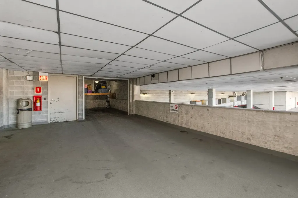 6 South Laflin Street Chicago IL 60607