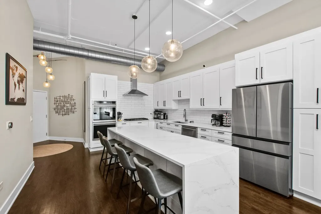 6 South Laflin Street Chicago IL 60607