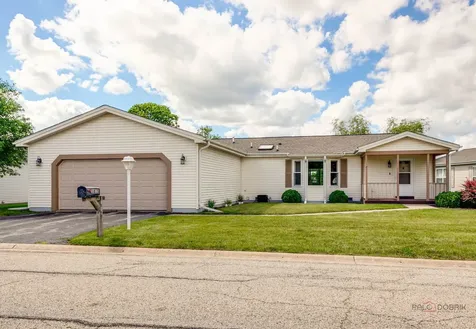 1815 Paddock Court Grayslake IL 60030