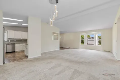 1815 Paddock Court Grayslake IL 60030