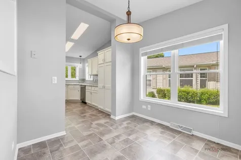 1815 Paddock Court Grayslake IL 60030