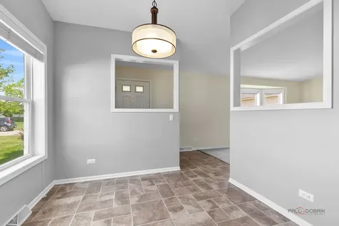 1815 Paddock Court Grayslake IL 60030