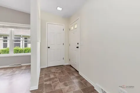 1815 Paddock Court Grayslake IL 60030