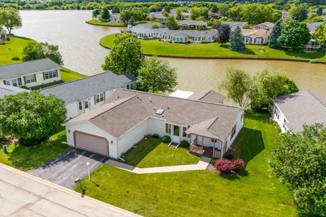1815 Paddock Court Grayslake IL 60030