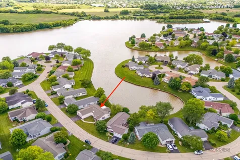 1815 Paddock Court Grayslake IL 60030