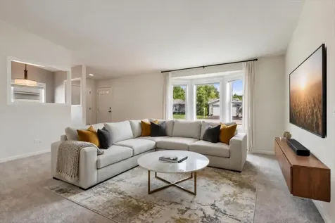1815 Paddock Court Grayslake IL 60030