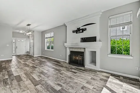 3103 Falling Waters Lane Lindenhurst IL 60046