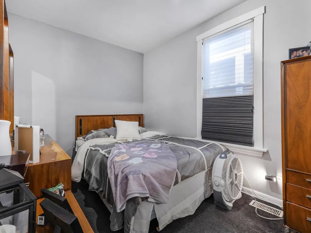 4550 North Kildare Avenue Chicago IL 60630