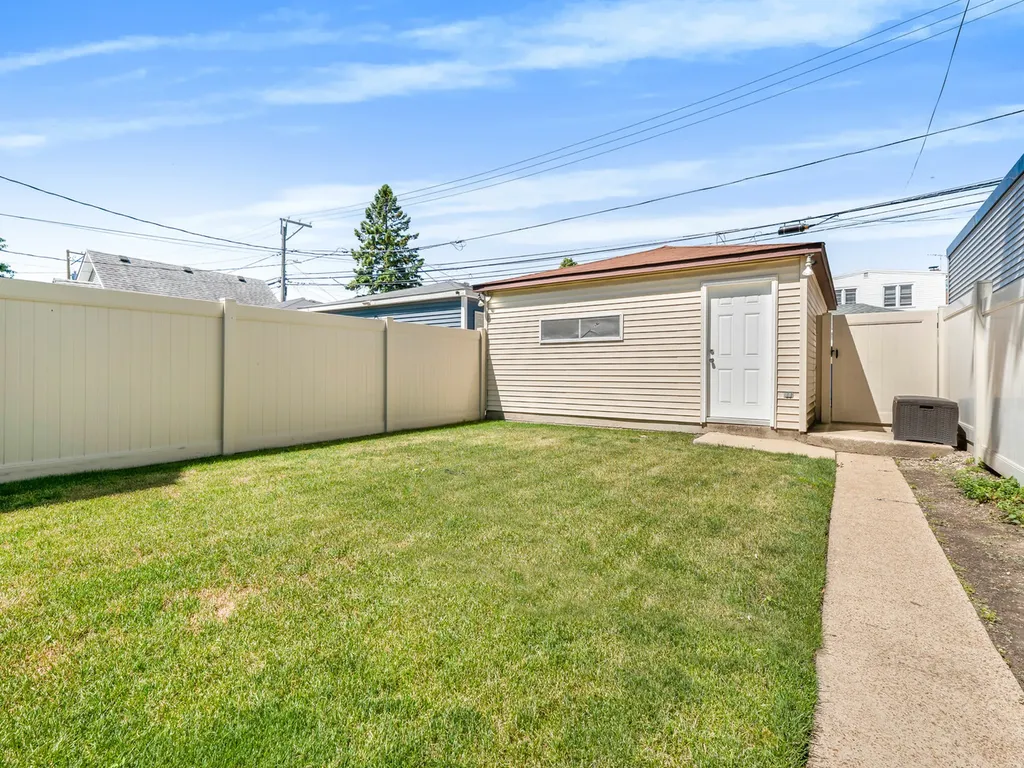 4550 North Kildare Avenue Chicago IL 60630