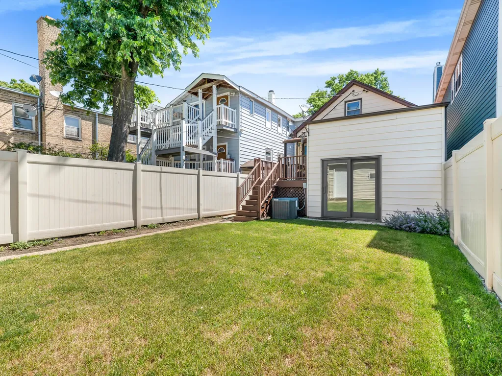 4550 North Kildare Avenue Chicago IL 60630