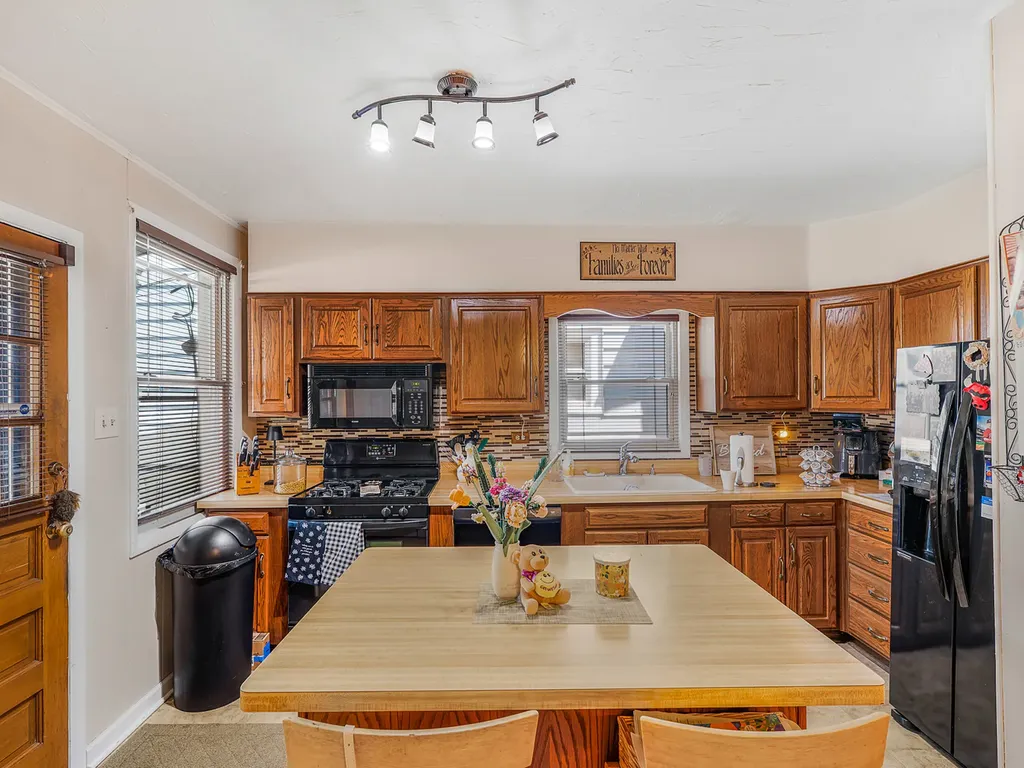 4550 North Kildare Avenue Chicago IL 60630