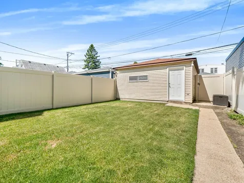 4550 North Kildare Avenue Chicago IL 60630