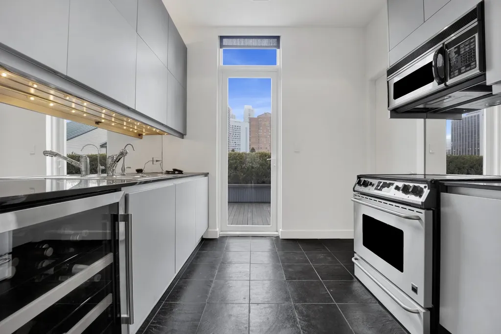 55 West Delaware Place Chicago IL 60610