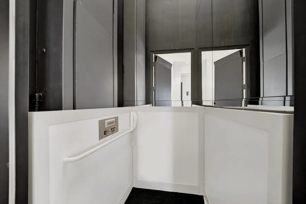 55 West Delaware Place Chicago IL 60610