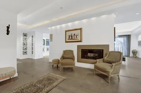 55 West Delaware Place Chicago IL 60610