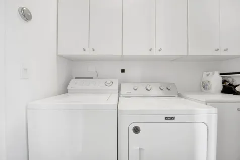 55 West Delaware Place Chicago IL 60610