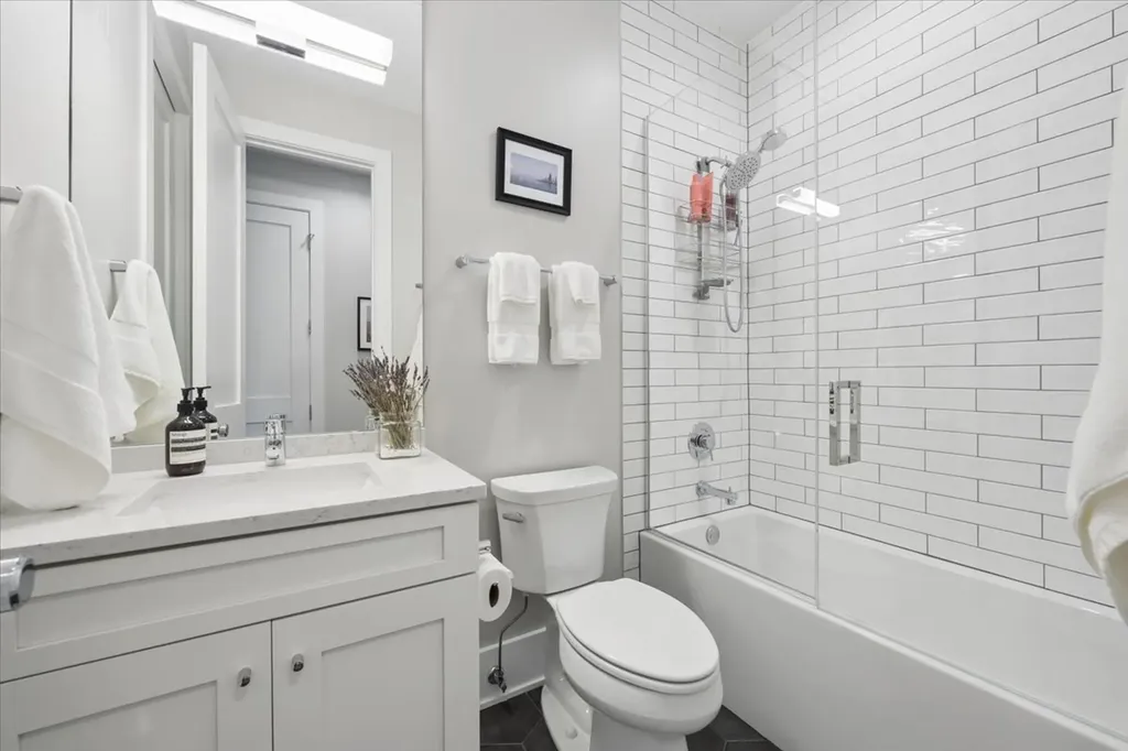 3929 North Greenview Avenue Chicago IL 60613