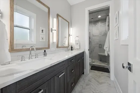 3929 North Greenview Avenue Chicago IL 60613