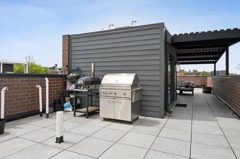 3929 North Greenview Avenue Chicago IL 60613