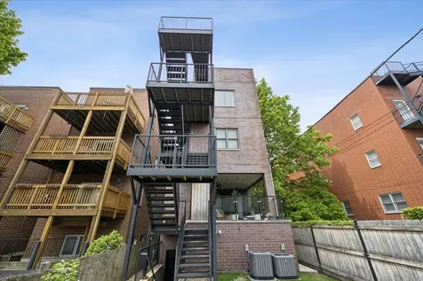 3929 North Greenview Avenue Chicago IL 60613