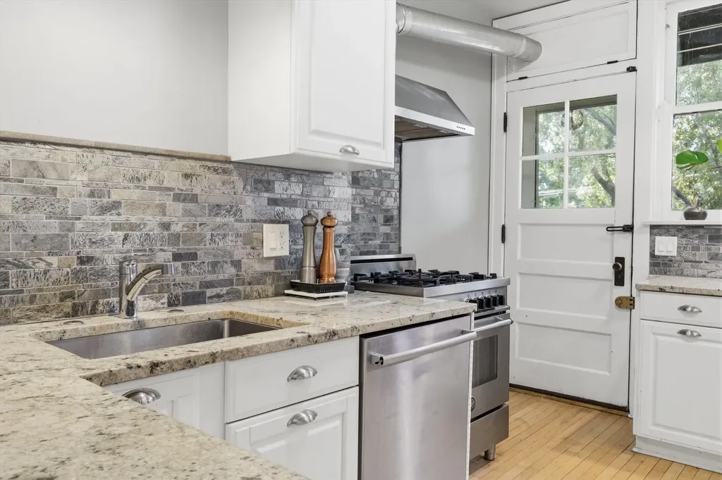 1512 West Jonquil Terrace Chicago IL 60626