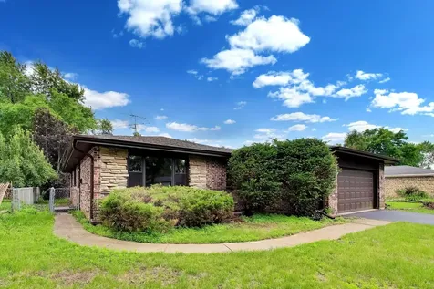 641 Lee Drive Crystal Lake IL 60014