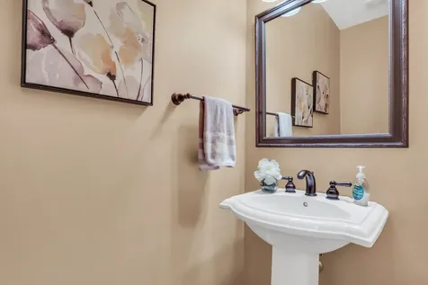 1211 Laurel Lane Gurnee IL 60031