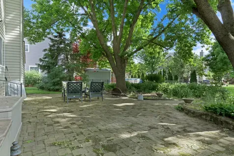 1211 Laurel Lane Gurnee IL 60031
