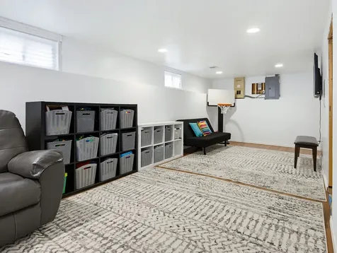 626 Debra Drive Des Plaines IL 60016