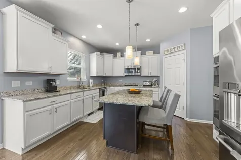 204 Julep Avenue Oswego IL 60543