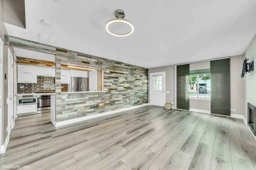 436 Yorktown Court Aurora IL 60504