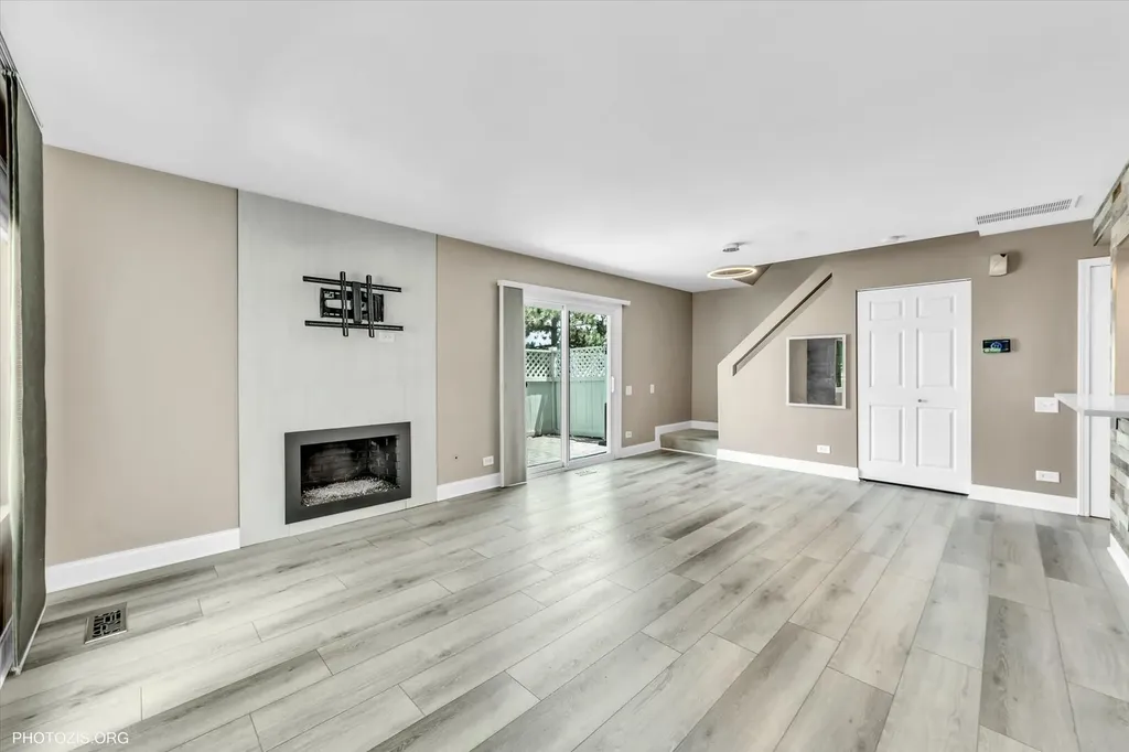 436 Yorktown Court Aurora IL 60504