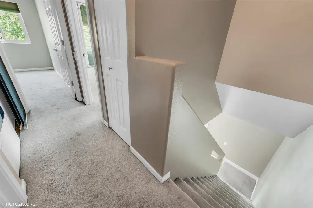 436 Yorktown Court Aurora IL 60504