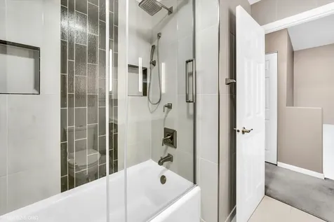 436 Yorktown Court Aurora IL 60504