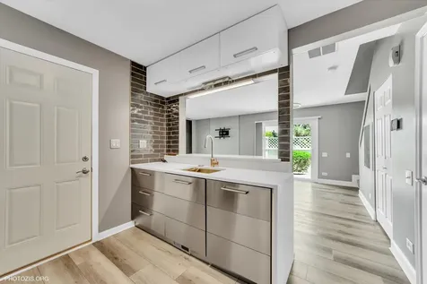 436 Yorktown Court Aurora IL 60504