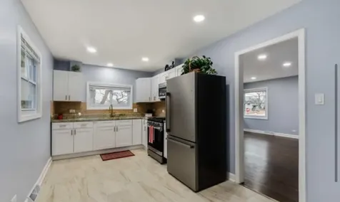 16454 Winchester Avenue Markham IL 60428