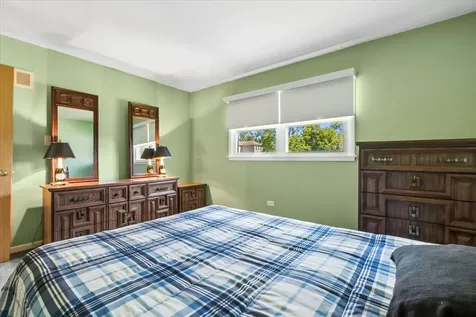 4919 153RD Street W Oak Forest IL 60452