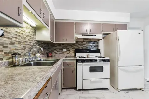 4919 153RD Street W Oak Forest IL 60452