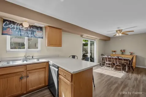902 Oak Valley Drive Cary IL 60013